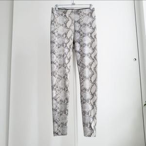 *Sold* Women Faux Snake Skin Pull On Leggings Pants Size 26 NWOT